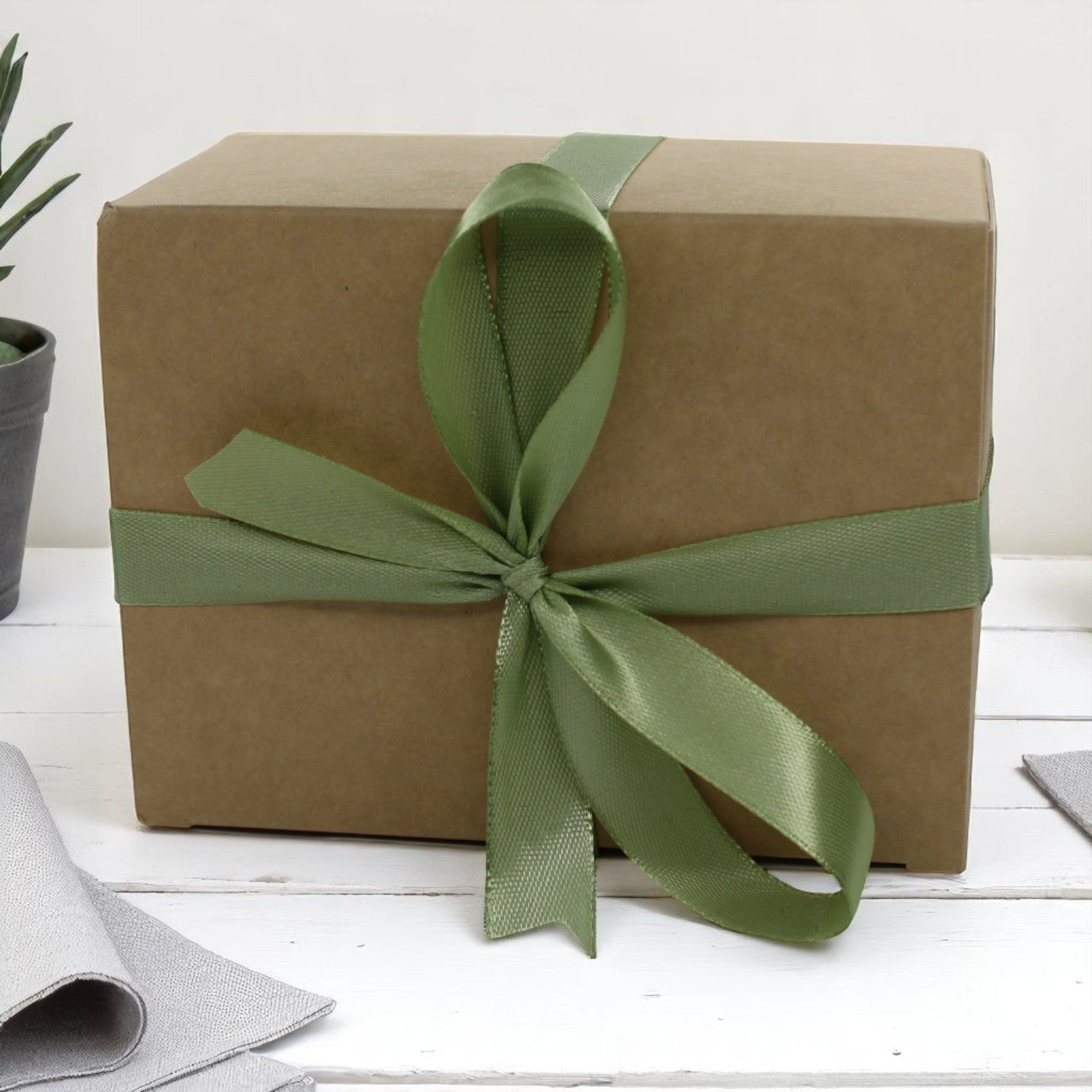 roller perfume gift set including 5 perfumes by whispering daisies box